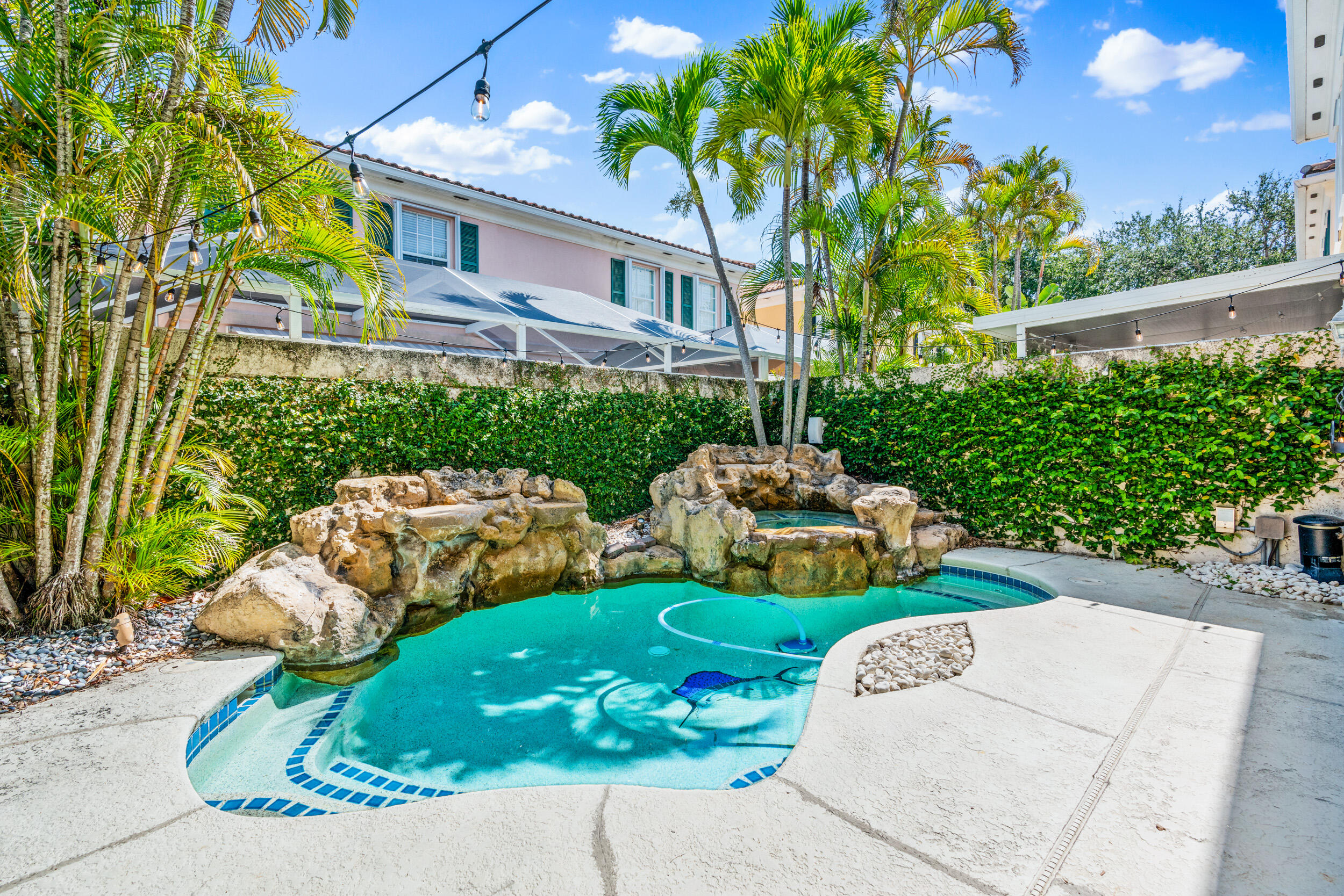 17 Oakleaf Court Tequesta, FL 33469 - Photo 19 of 34 17 Oakleaf Ct-16