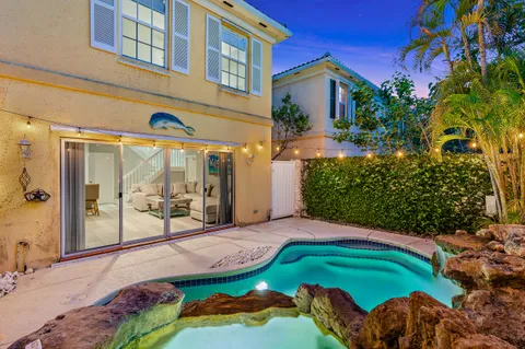 $4,000 | 17 Oakleaf Court, Tequesta, FL 33469