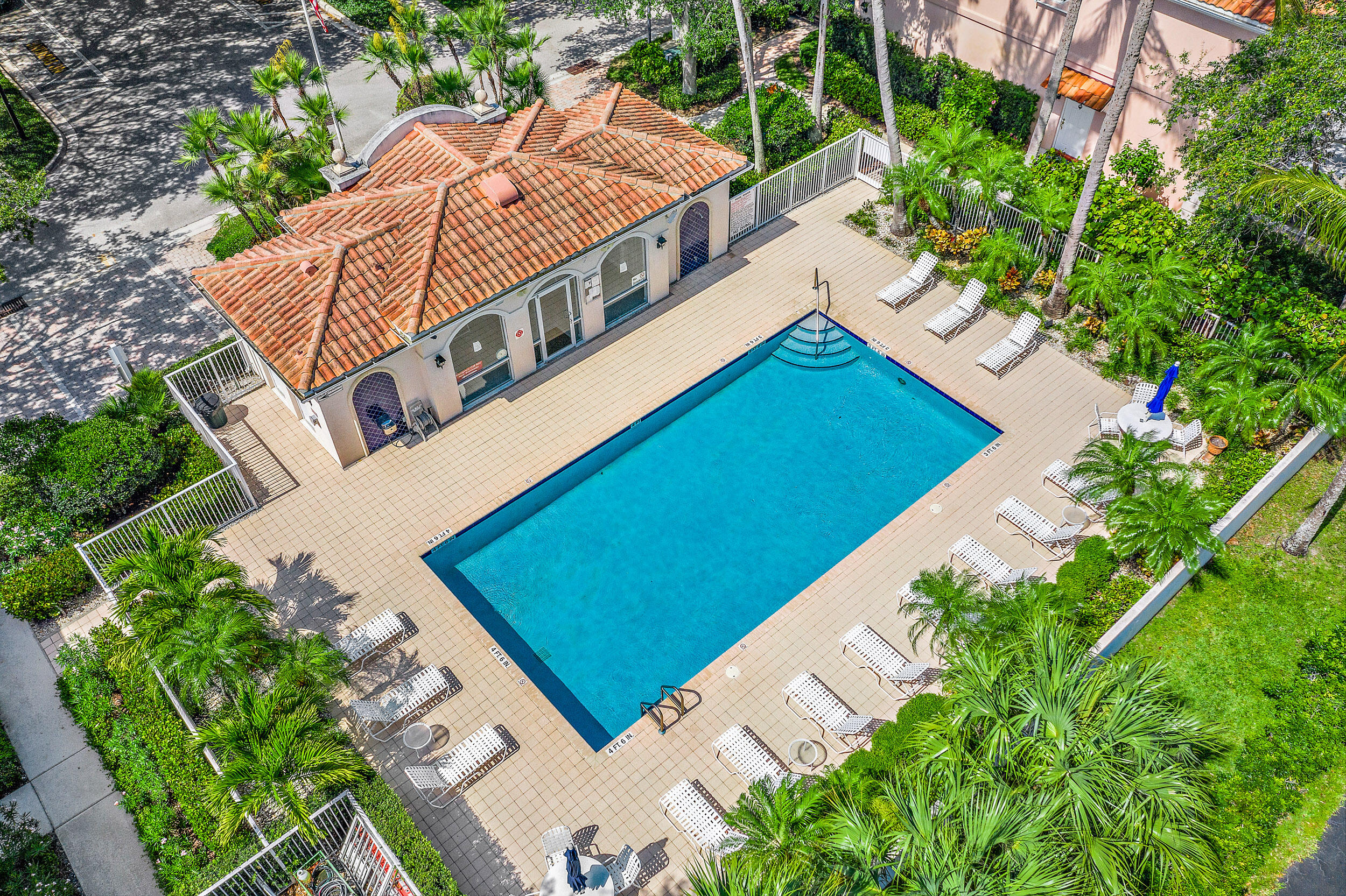 17 Oakleaf Court Tequesta, FL 33469 - Photo 30 of 34 17 Oakleaf Ct-21