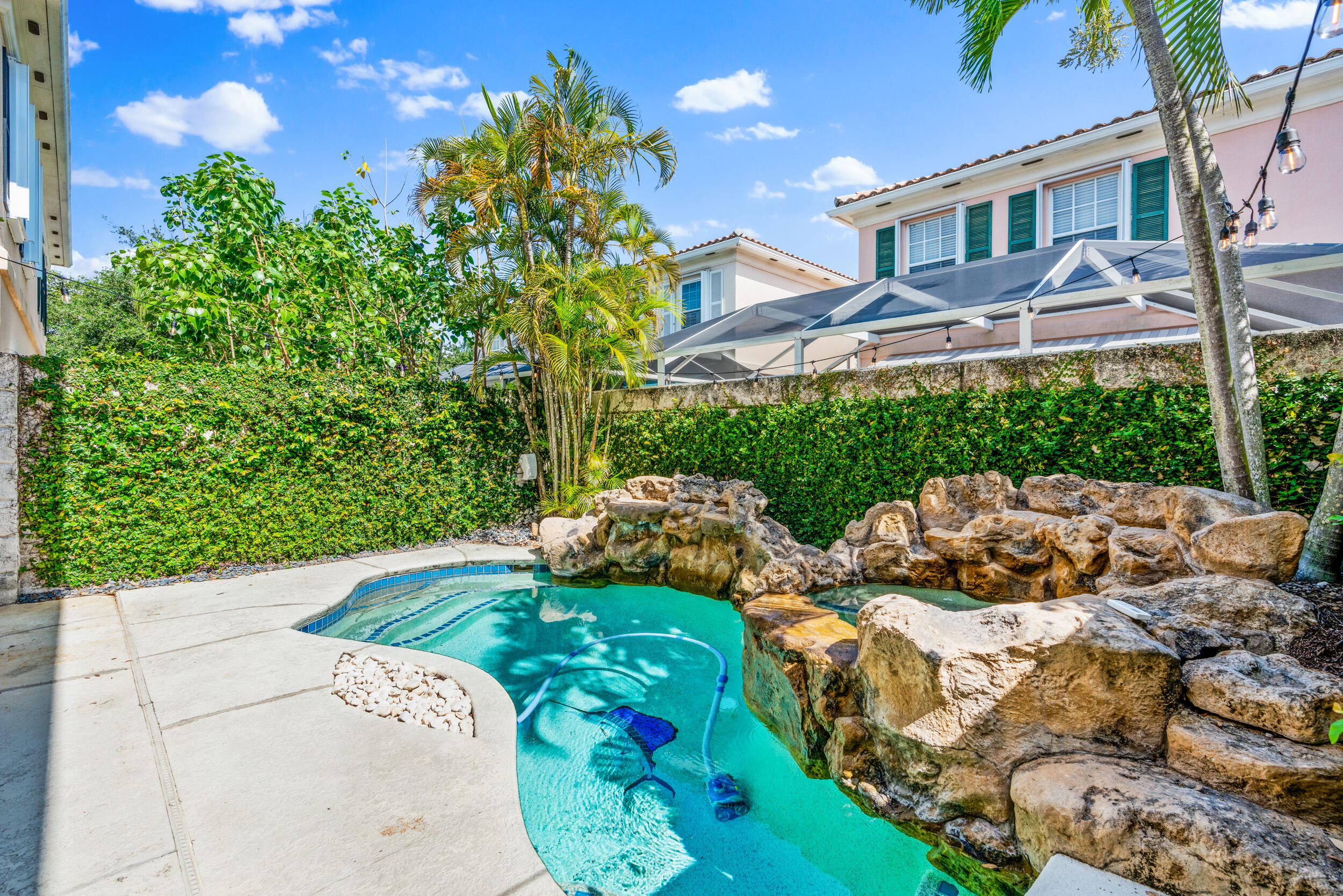 17 Oakleaf Court Tequesta, FL 33469 - Photo 31 of 34 17 Oakleaf Ct-15