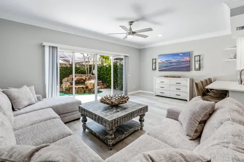 $4,000 | 17 Oakleaf Court, Tequesta, FL 33469