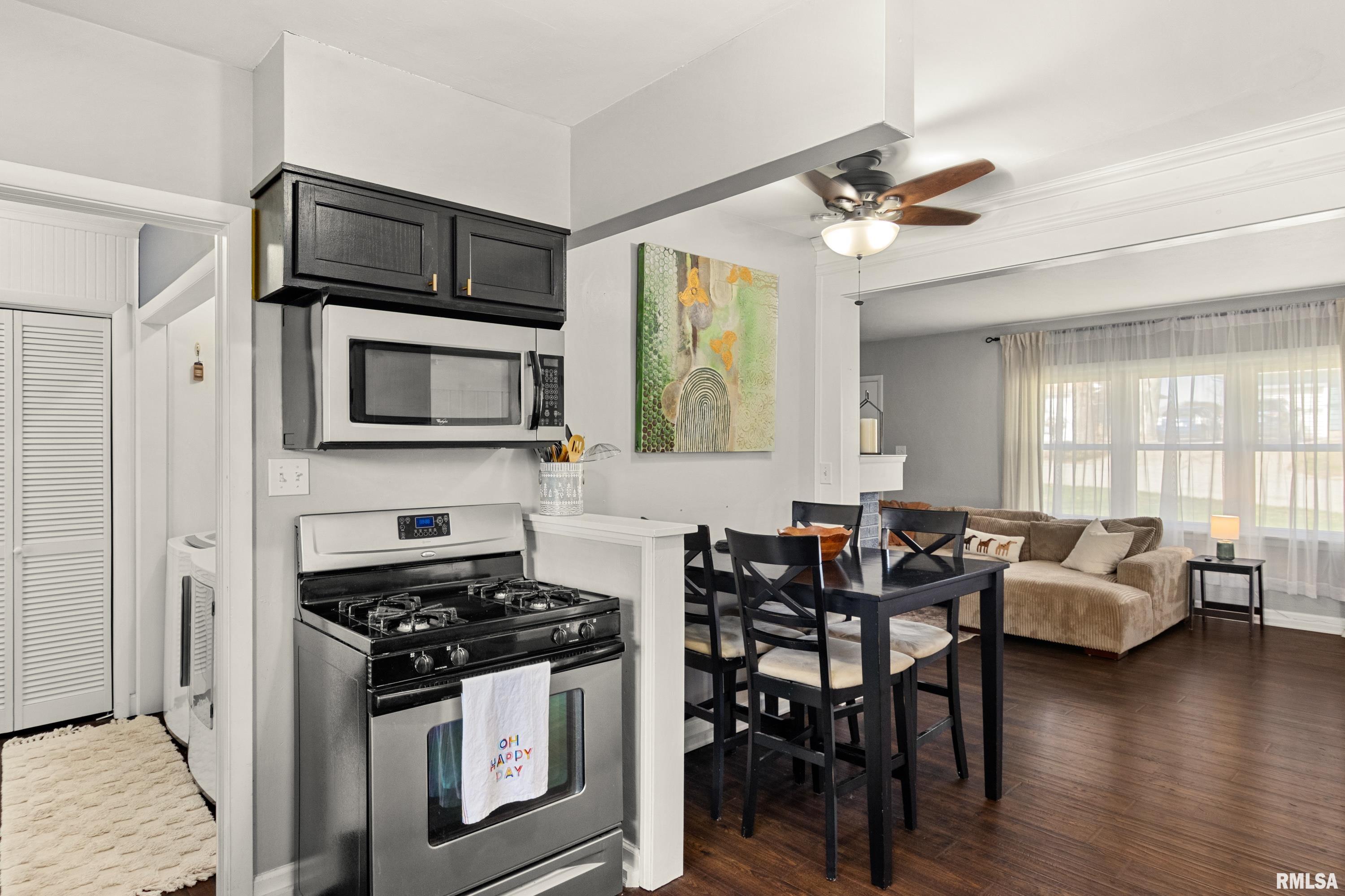 330 North Sycamore Terrace Canton, IL 61520 - Photo 17 of 23