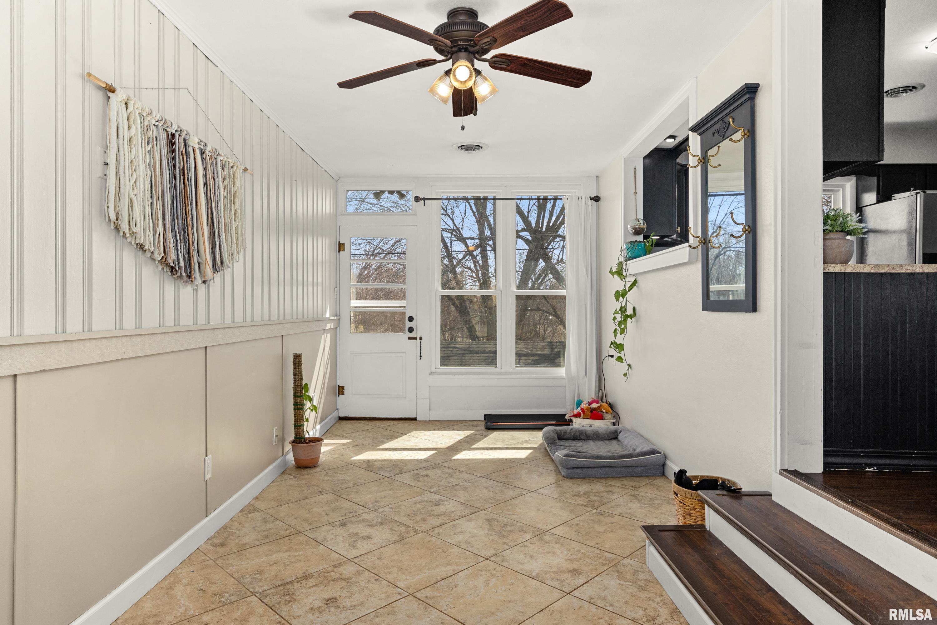 330 North Sycamore Terrace Canton, IL 61520 - Photo 7 of 23