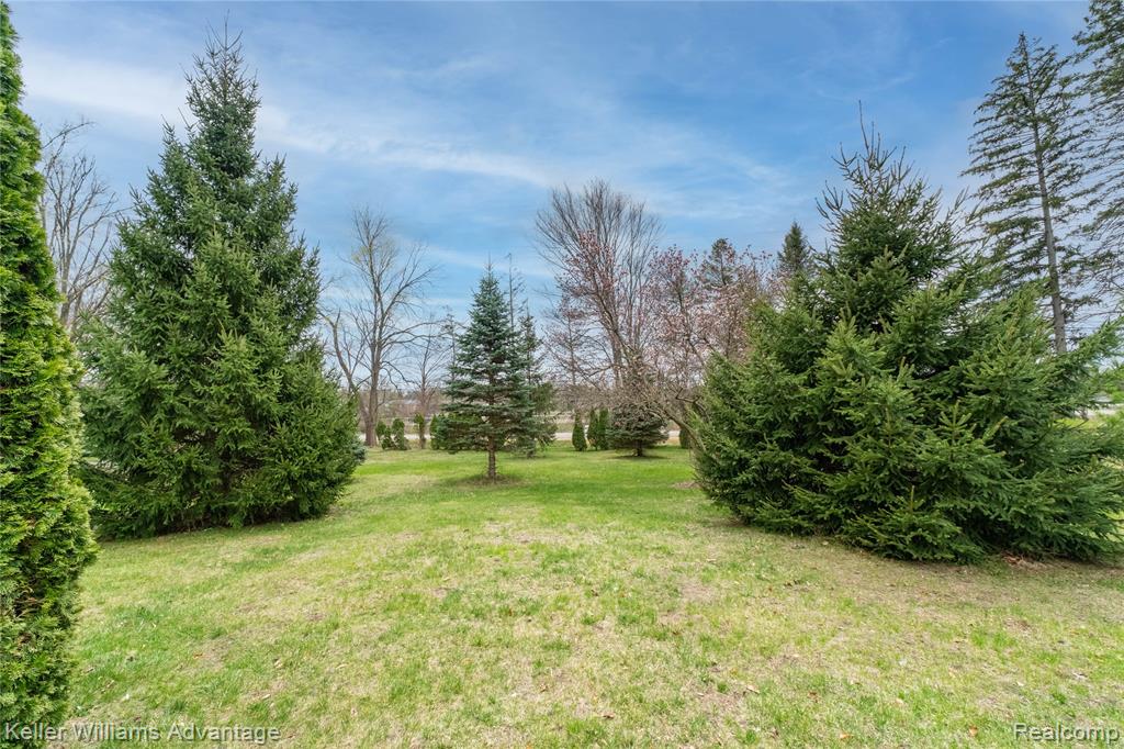 34550 Freedom Road Farmington, MI 48335 - Photo 3 of 37 Gallery Image 3
