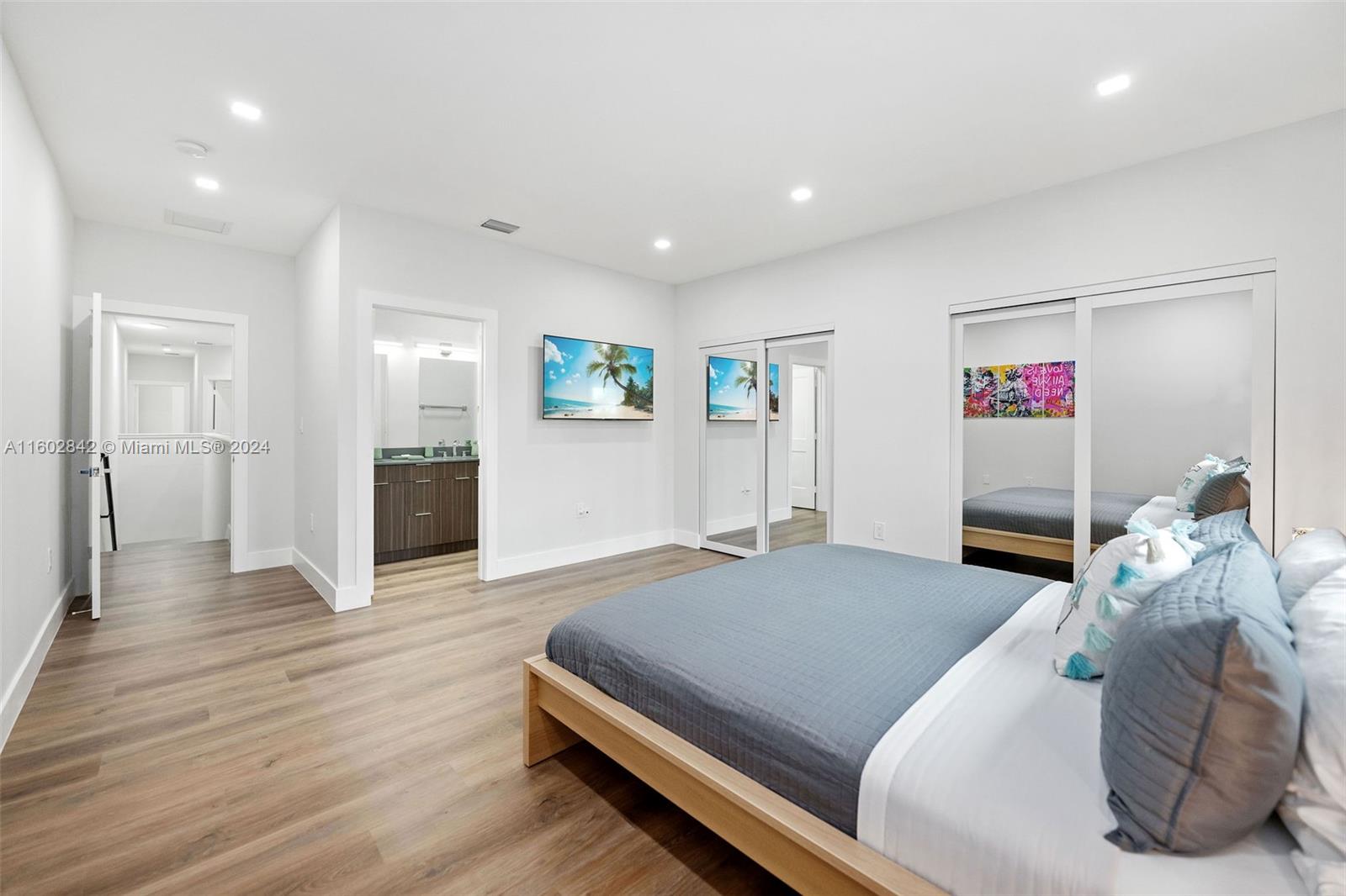 Allapattah Miami, FL 33142 - Photo 16 of 27 a living room with furniture and a table