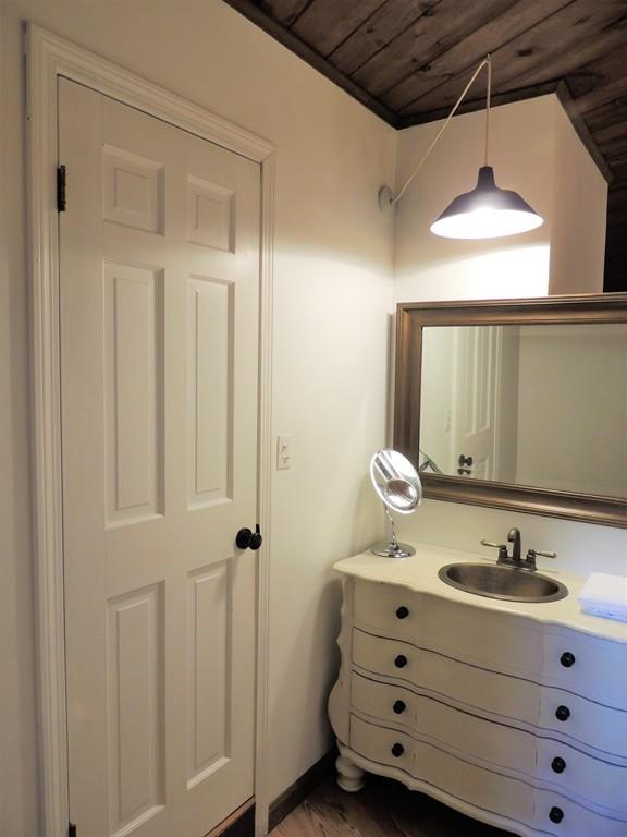 392 Porter Road East Longmeadow, MA 01028 - Photo 33 of 39 Gallery Image 33