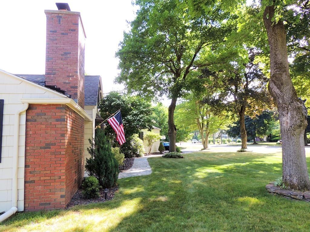 392 Porter Road East Longmeadow, MA 01028 - Photo 4 of 39 Gallery Image 4