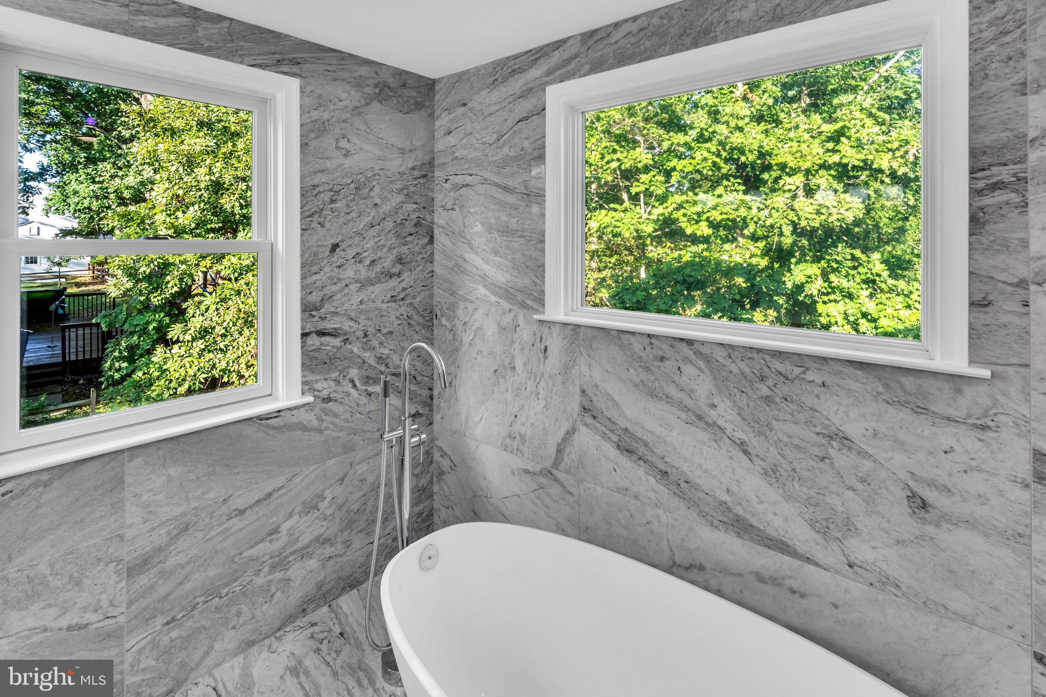 2296 Archdale Road Reston, VA 20191 - Photo 34 of 55 Sunny Master Bathroom