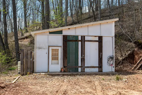 $195,000 | 760 Walkers Creek Road, Marion, VA 24354