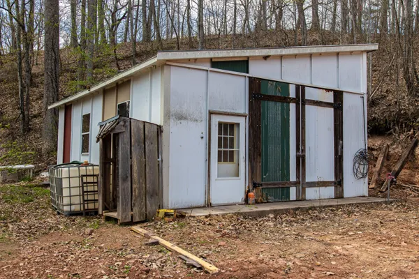 $195,000 | 760 Walkers Creek Road, Marion, VA 24354