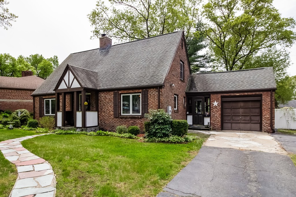 42 Welland Road Springfield, MA 01151 - Photo 4 of 30 Gallery Image 4