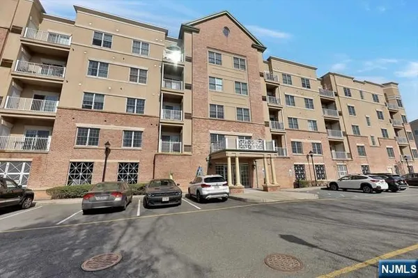 $3,500 | 3401 Windsor Park Court, Unit 168, Englewood, NJ 07631