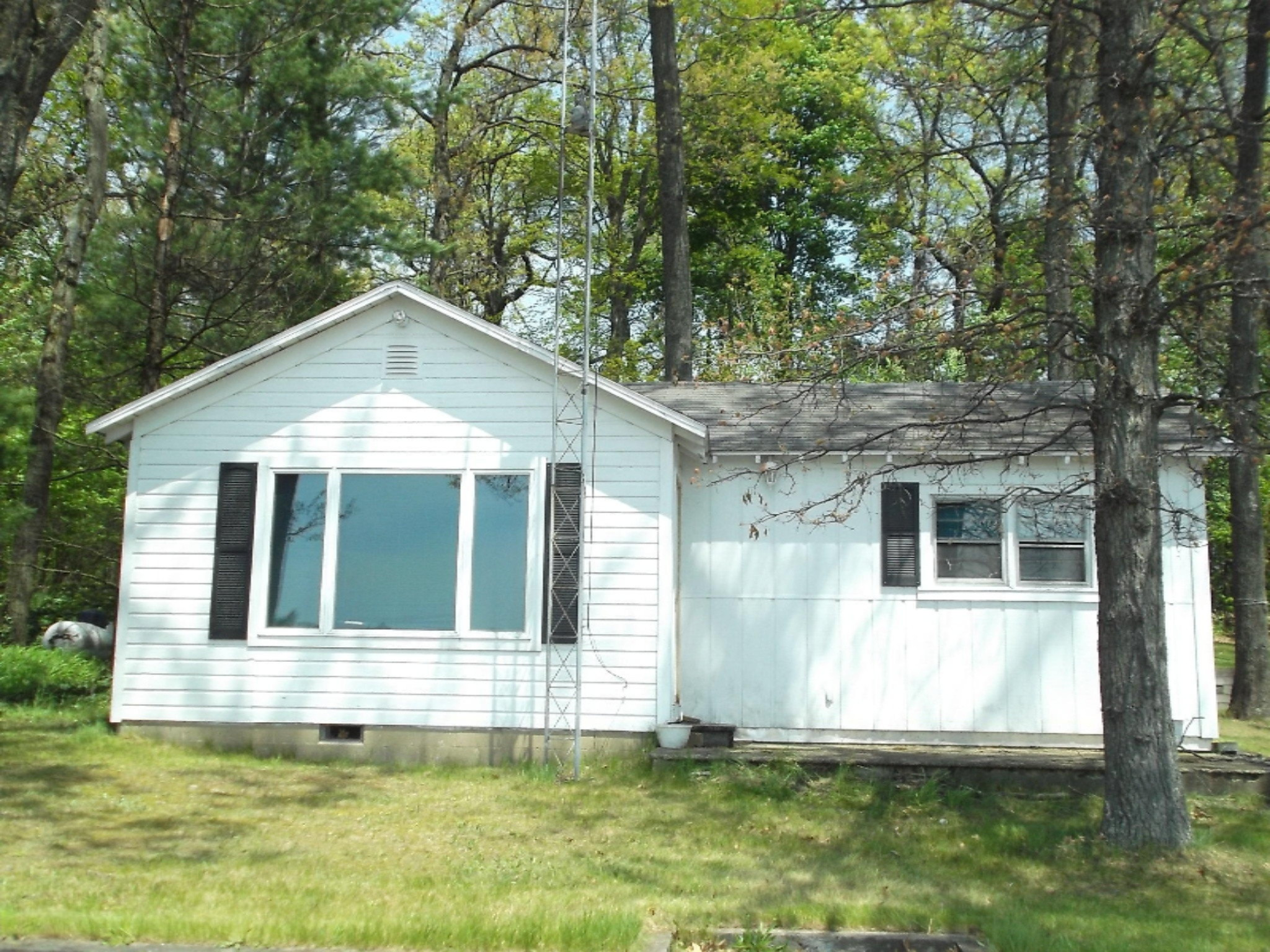 60147 East Oak Street Decatur, MI 49045 - Photo 1 of 8 DSCF0407