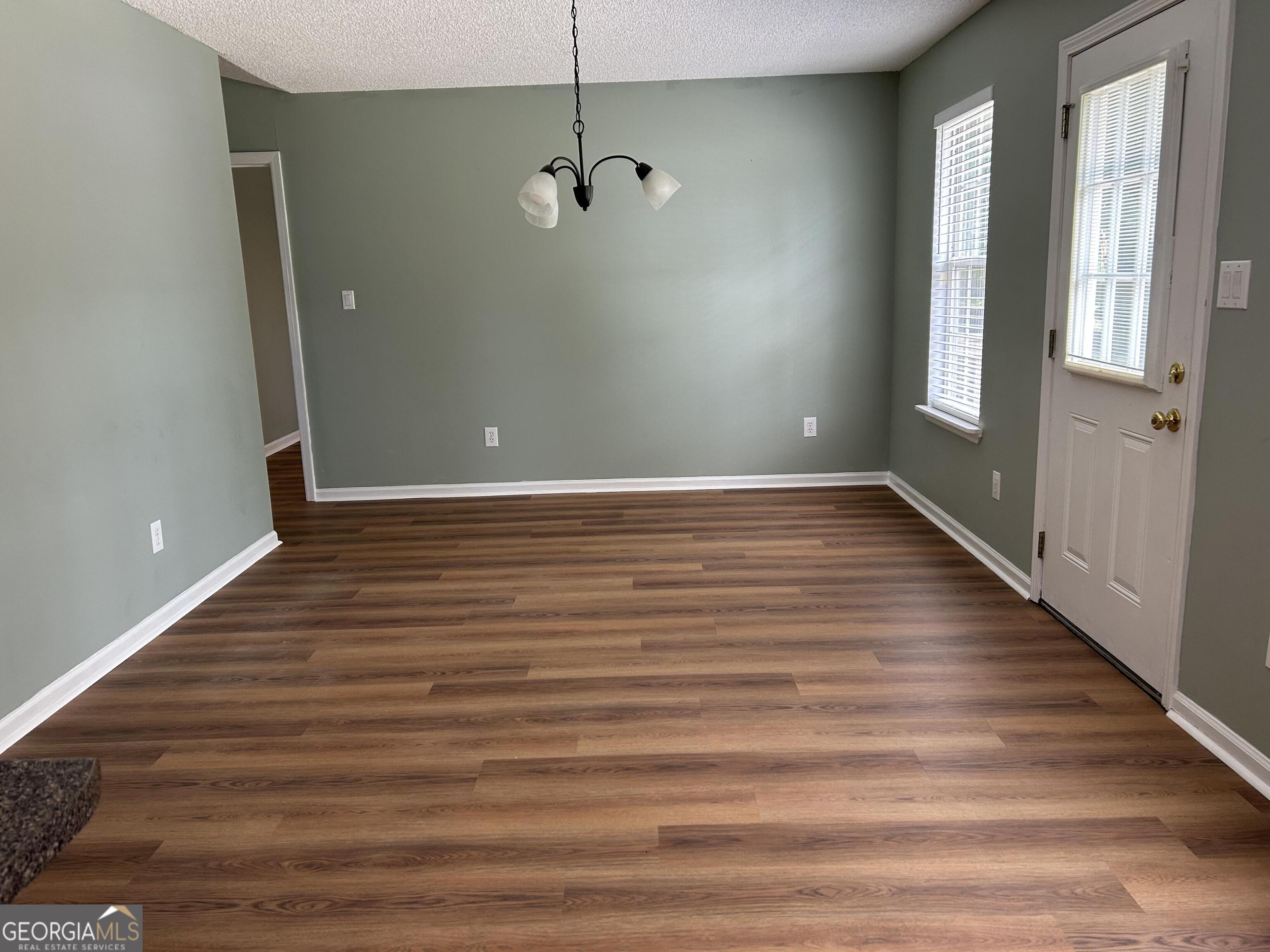 111 Mockingbird Drive Dublin, GA 31021 - Photo 2 of 33