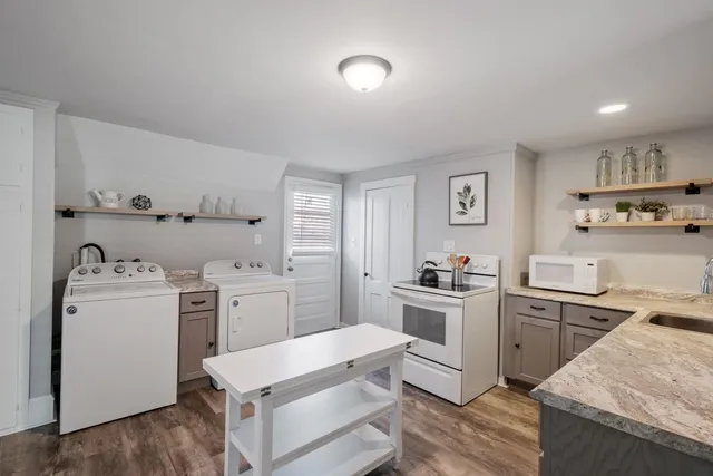 $2,350 | 526 Hevey Street, Unit 3, Manchester, NH 03102