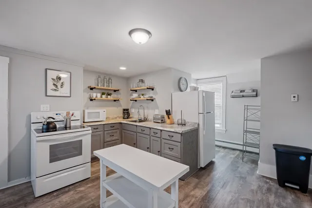 $2,350 | 526 Hevey Street, Unit 3, Manchester, NH 03102