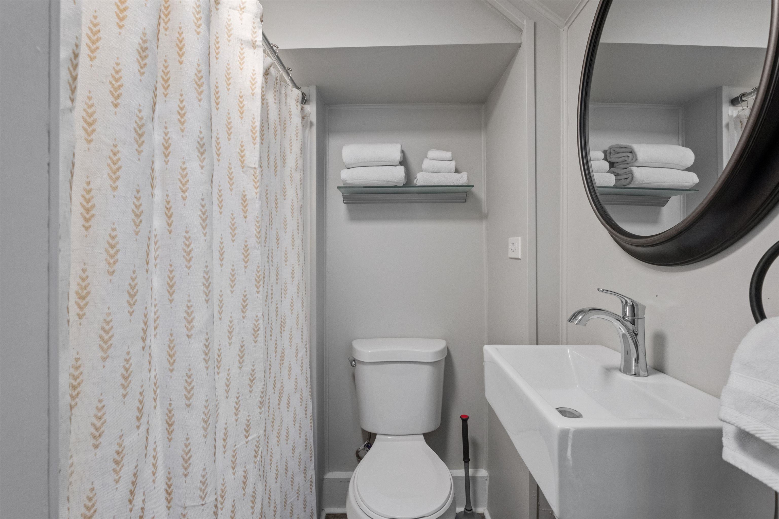 526 Hevey Street, Unit 3 Manchester, NH 03102 - Photo 6 of 18