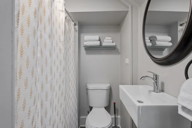 $2,350 | 526 Hevey Street, Unit 3, Manchester, NH 03102