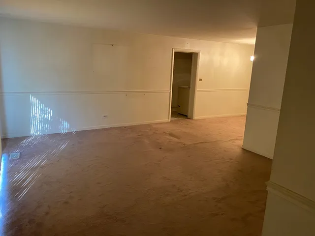 $239,000 | 13 Eastham Court, Unit 13, Schaumburg, IL 60193