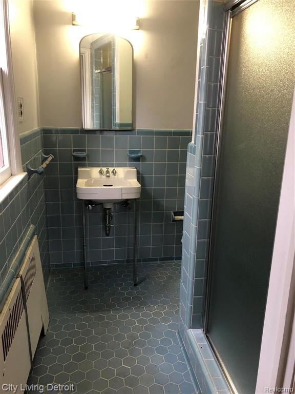 19620 Roslyn Road Detroit, MI 48221 - Photo 25 of 46