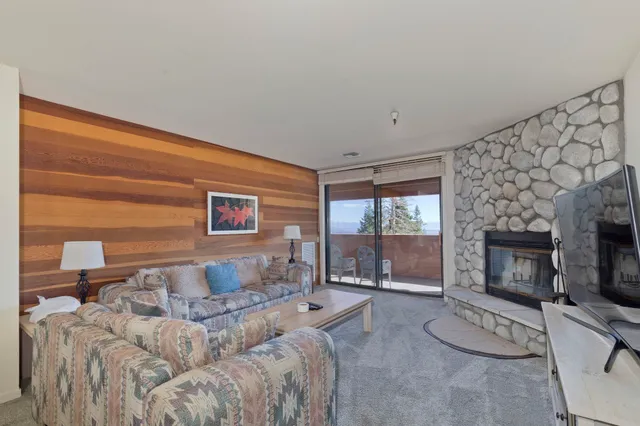 $899,000 | 20 Bridges Lane, Unit 105, Mammoth Lakes, CA 93546