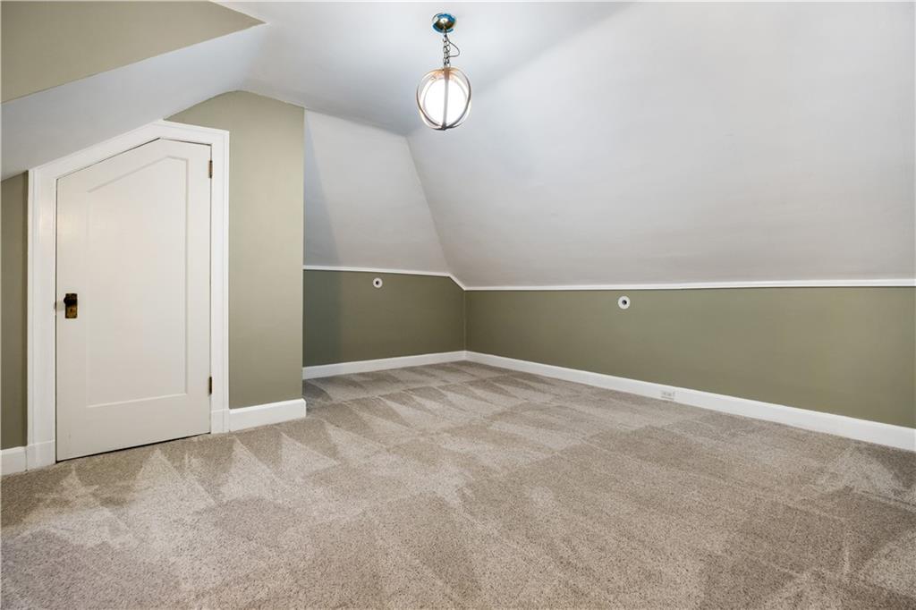 4305 Centre Pittsburgh, PA 15213 - Photo 32 of 47 an empty room with windows