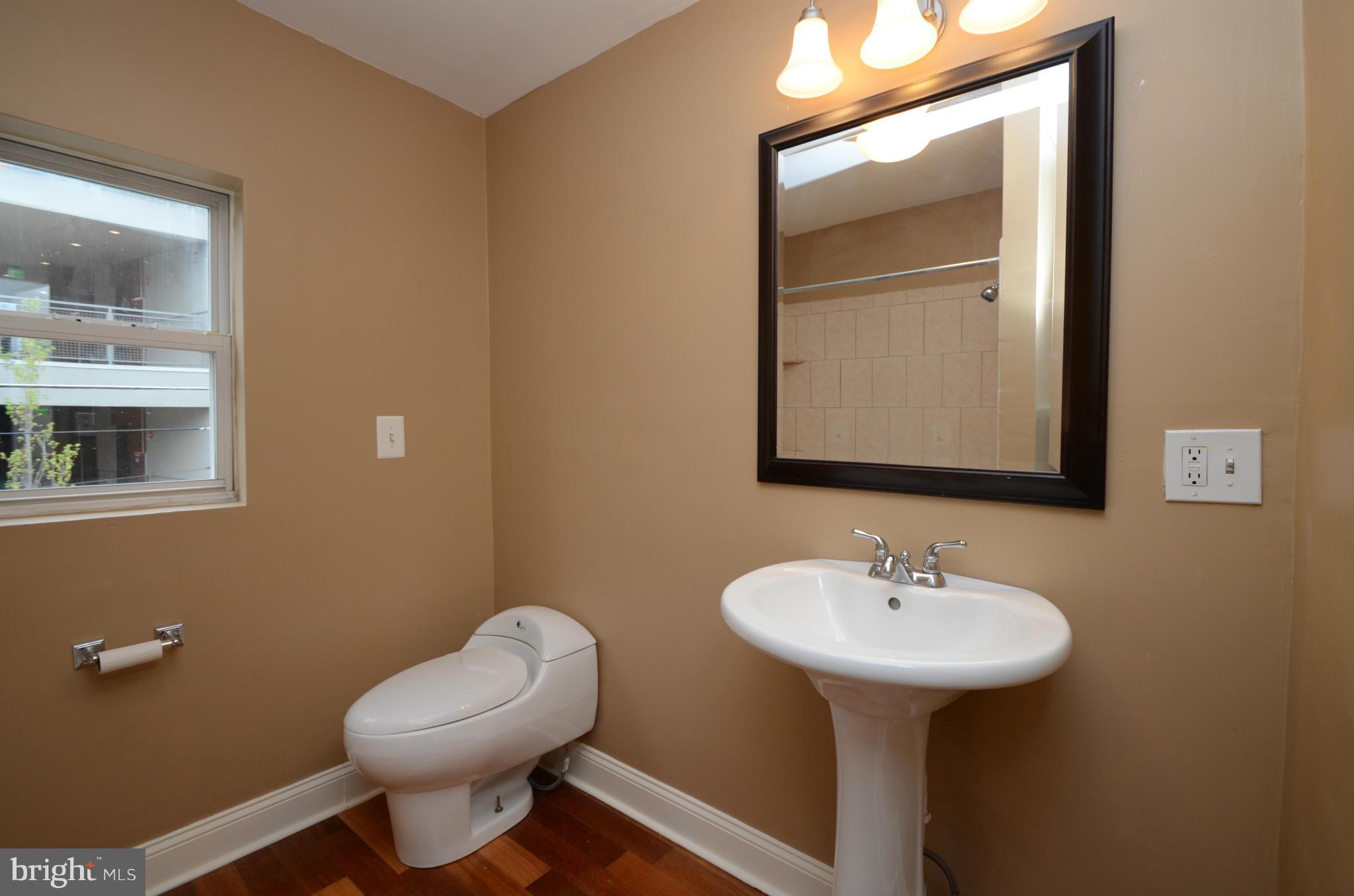 3131 Elliott Street Baltimore, MD 21224 - Photo 22 of 27 Bath
