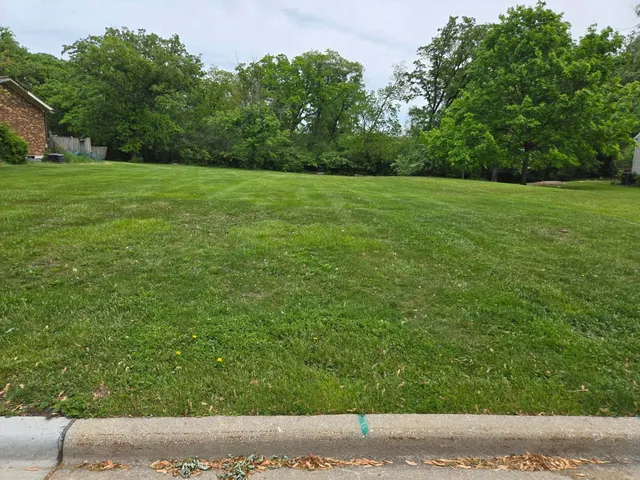 $329,900 | 7001 Sunset Avenue, Countryside, IL 60525