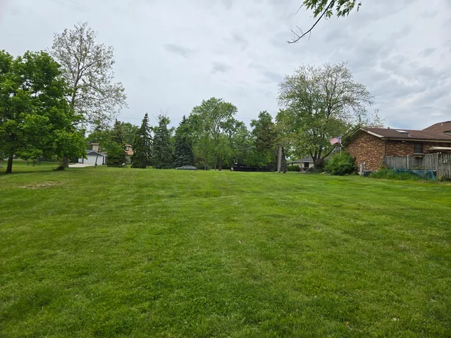 $329,900 | 7001 Sunset Avenue, Countryside, IL 60525