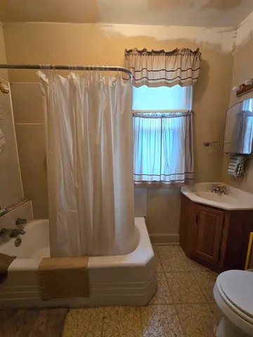 $139,900 | 157-159 West Hickory Street, Kankakee, IL 60901