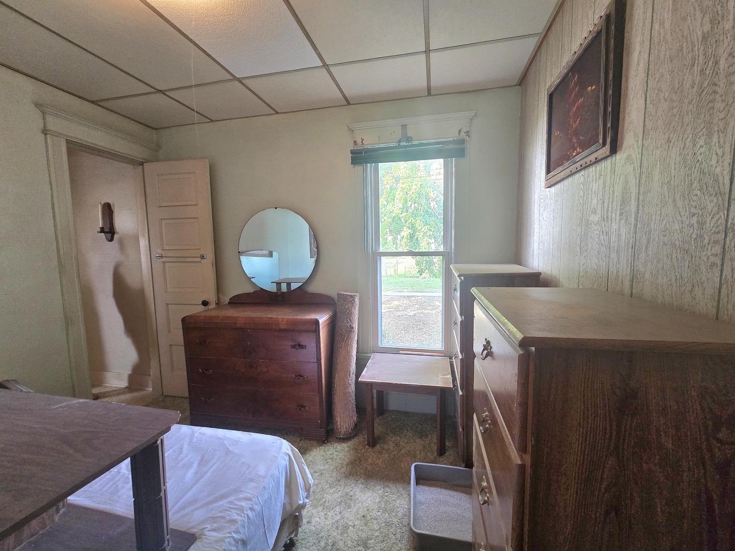 157-159 West Hickory Street Kankakee, IL 60901 - Photo 7 of 33 a living room with furniture and a window
