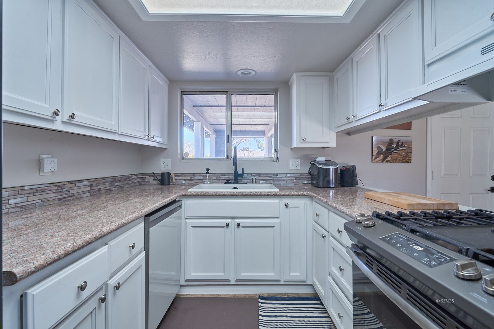 425 South Lincoln Street Ridgecrest, CA 93555 - Photo 11 of 38 Gallery Image 11