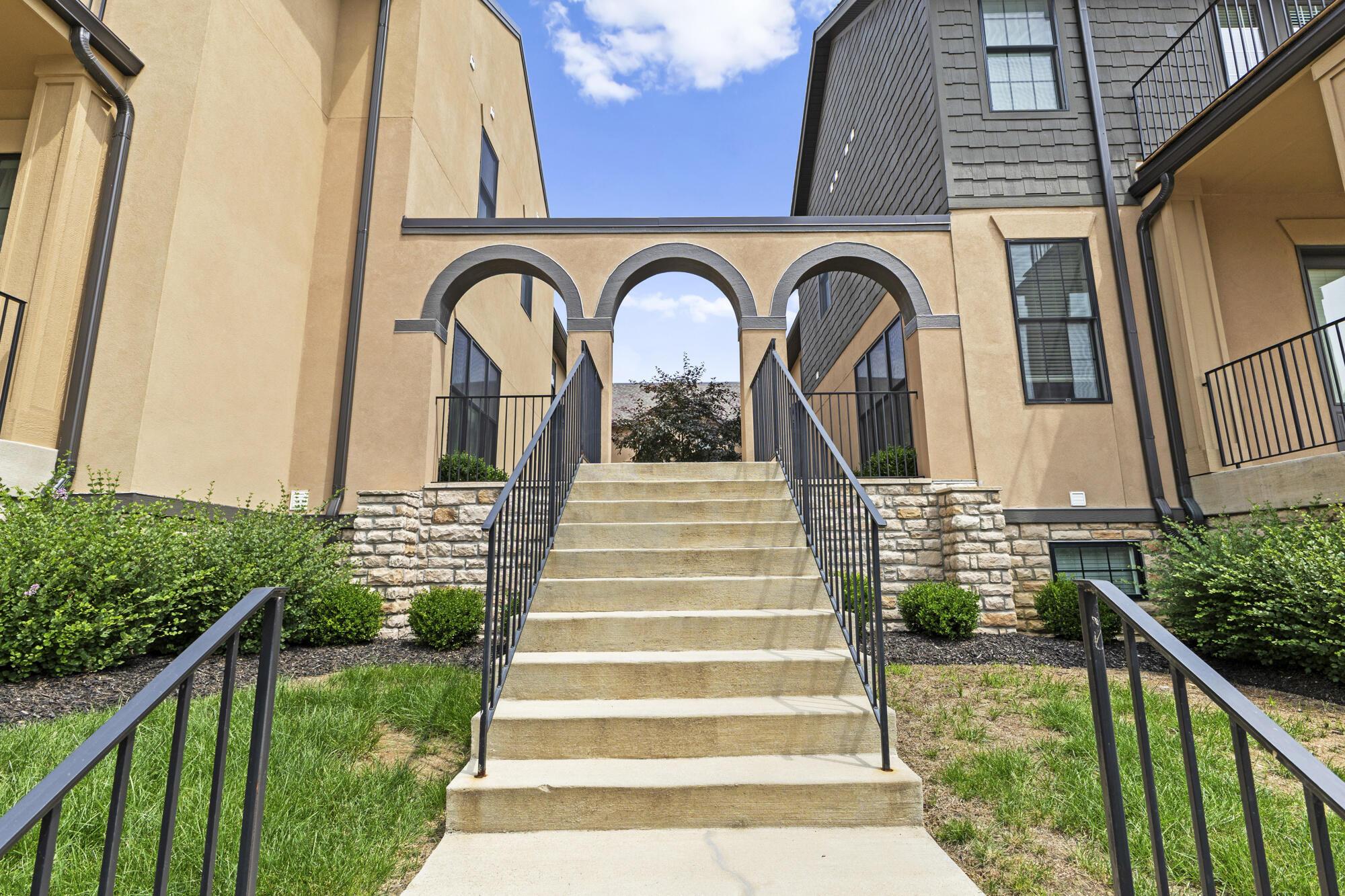 1078 Bryden Road, Unit 6 Columbus, OH 43205 - Photo 5 of 74 5_cs9a1199