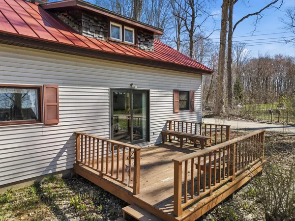 $159,900 | 15359 North Clear Lake Drive, Big Rapids, MI 49307