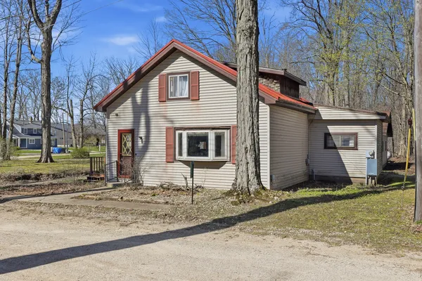 $159,900 | 15359 North Clear Lake Drive, Big Rapids, MI 49307