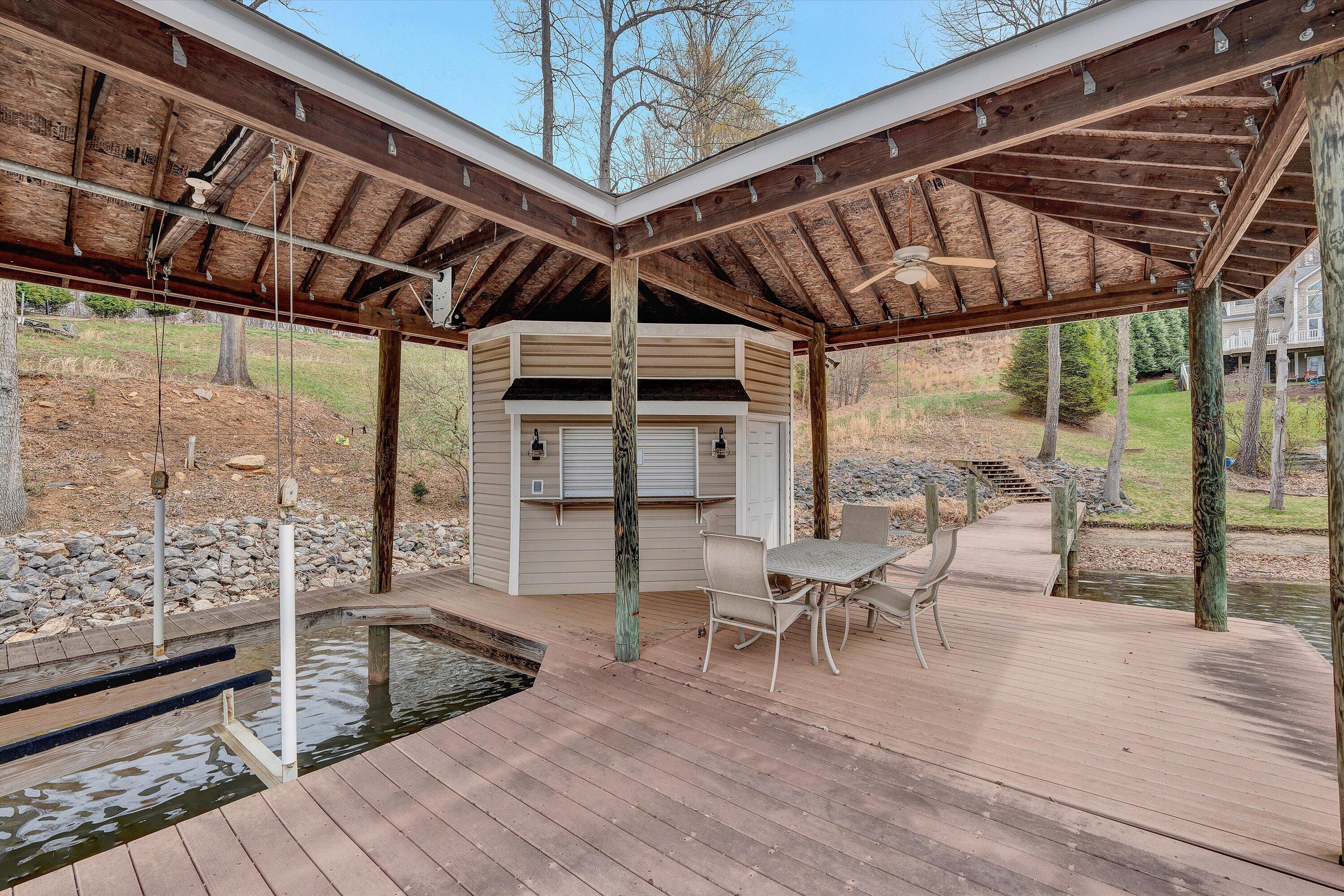 951 Piney Point Road Union Hall, VA 24176 - Photo 2 of 13 19-DSC00216