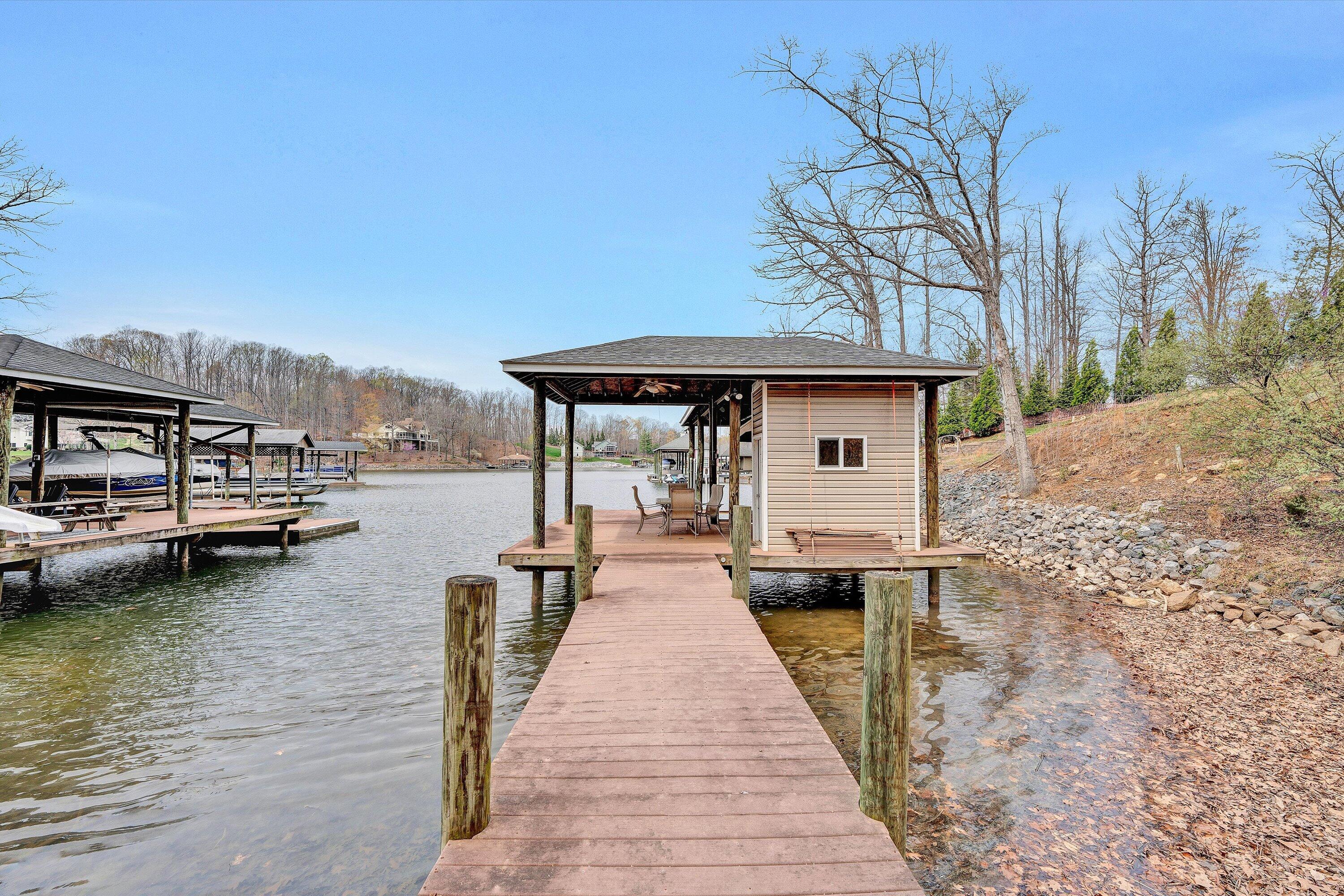 951 Piney Point Road Union Hall, VA 24176 - Photo 4 of 13 17-DSC00210