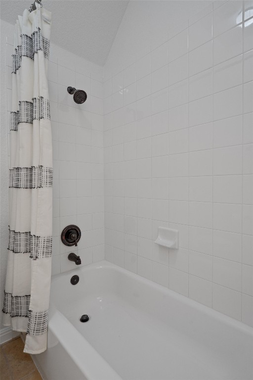 422 Village Commons Boulevard Georgetown, TX 78633 - Photo 31 of 40 a bathroom with a bathtub