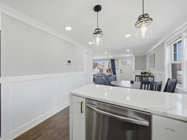 $395,000 | 5301 South Menard Avenue, Chicago, IL 60638