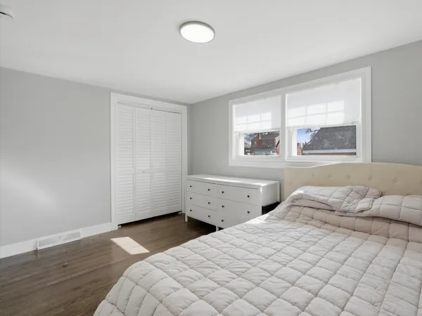 $395,000 | 5301 South Menard Avenue, Chicago, IL 60638