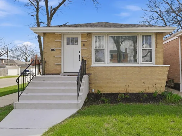 $395,000 | 5301 South Menard Avenue, Chicago, IL 60638
