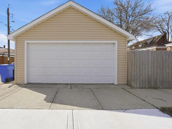 $395,000 | 5301 South Menard Avenue, Chicago, IL 60638