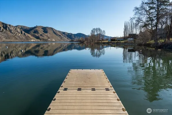 a view of a lake with houses