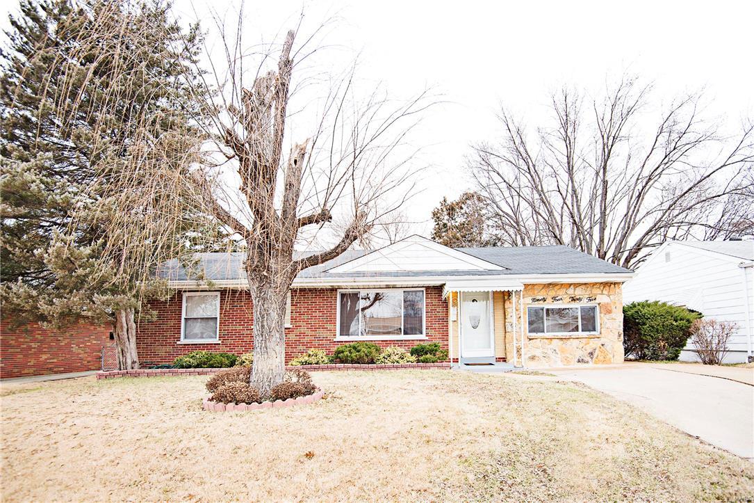 9435 Reavis Barracks Road St. Louis, MO 63123 - Photo 1 of 35