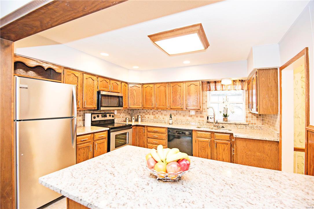 9435 Reavis Barracks Road St. Louis, MO 63123 - Photo 7 of 35