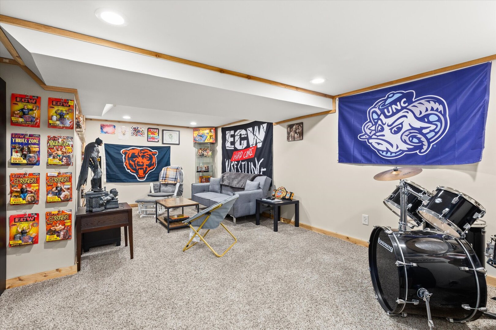 742 Chambers Street Ottawa, IL 61350 - Photo 26 of 39 a view of a room with gym equipment
