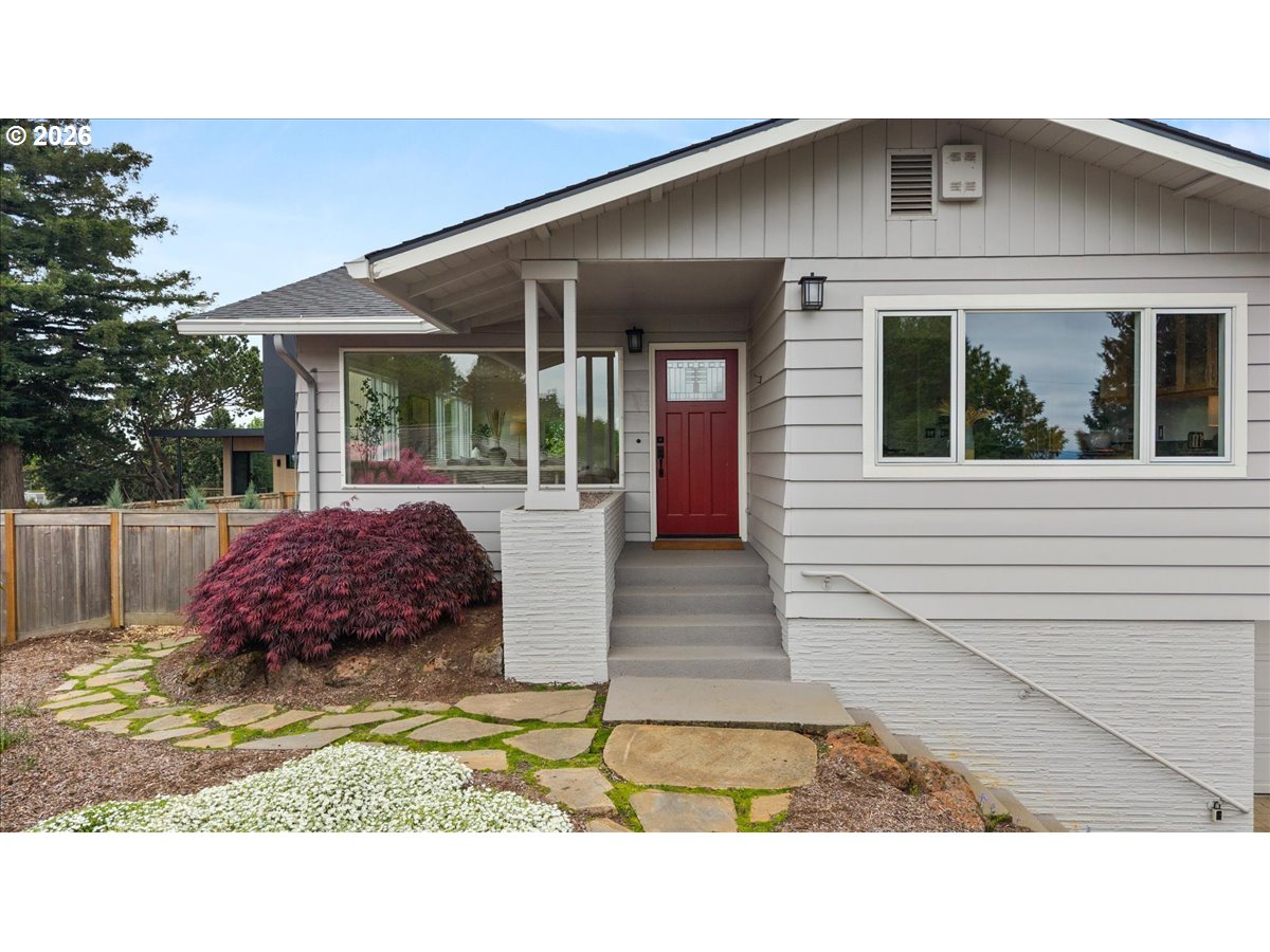 4059 Southwest Patrick Place Portland, OR 97239 - Photo 2 of 42