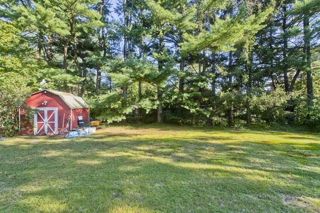 418 Ryan Road Northampton, MA 01062 - Photo 6 of 36 a view of a volley ball court