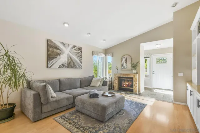 $1,350,000 | 12061 Rue Des Amis, San Diego, CA 92131