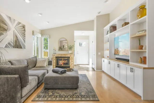 $1,350,000 | 12061 Rue Des Amis, San Diego, CA 92131